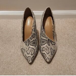 | Express Snake Print Pumps | | Size: 7 |
